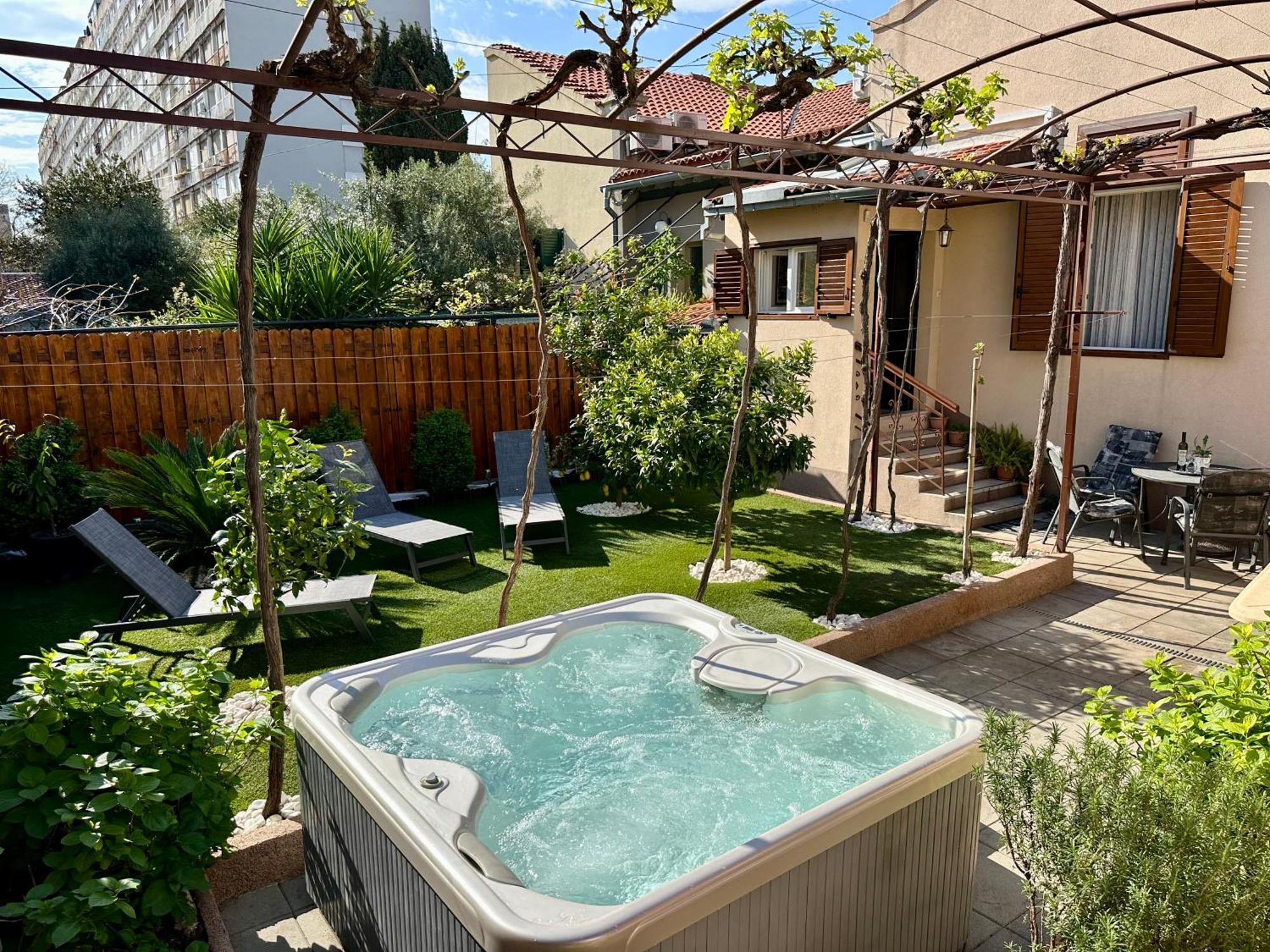 Antique Garden Villa Сплит Екстериор снимка